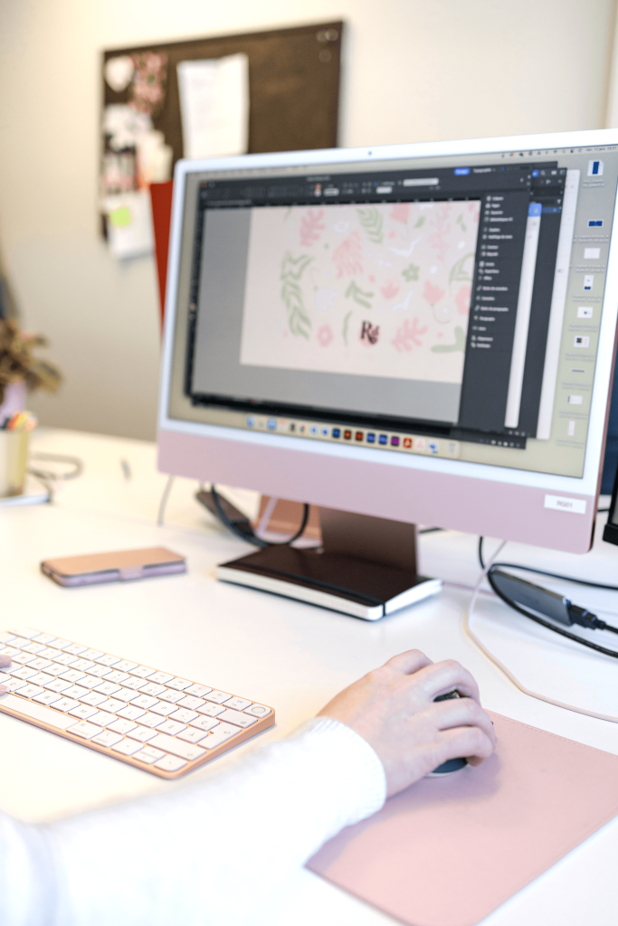 main_souris_ordinateur_clavier